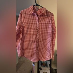 Ladies dress shirt. Size medium.